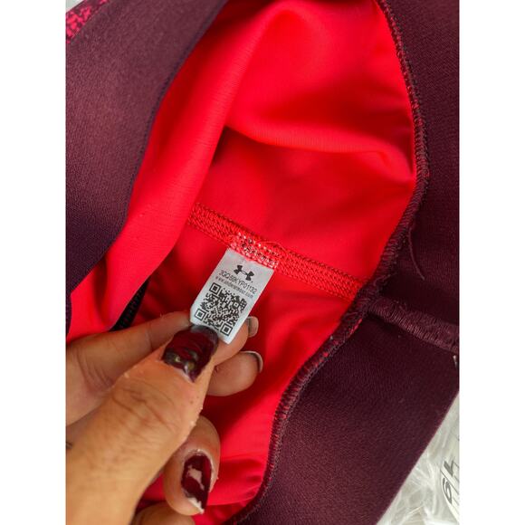 UNDER ARMOUR Activewear TOP Women Sz S Slightly used - Picture 5 of 5